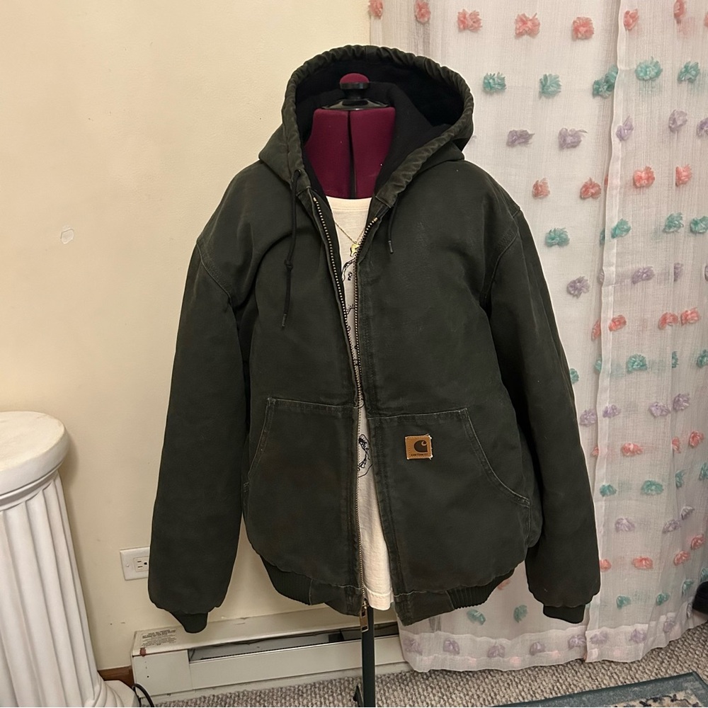 Dark green heavy duty carhartt work jacket with hood